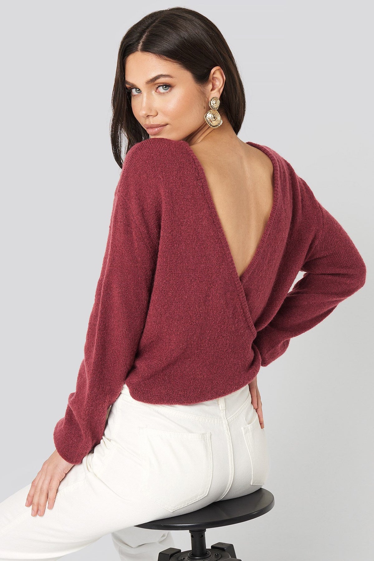 V-neck Overlap Knitted Sweater - Bordeaux - NA-KD - Gensere - VILLOID.no